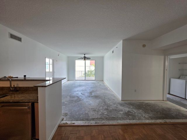 804 E Windward Way 508, Lantana, FL 33462