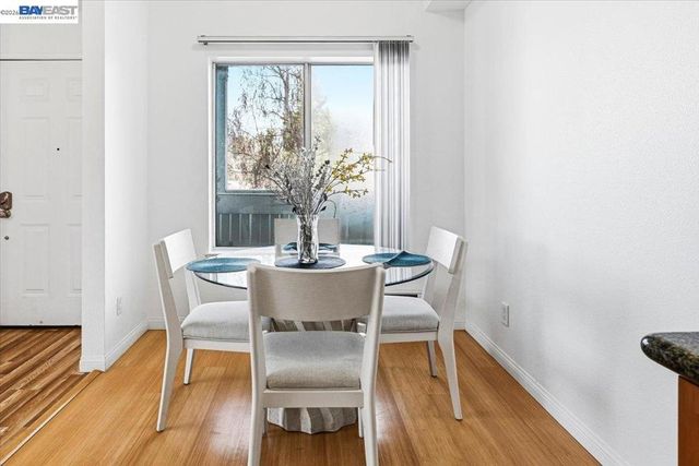 2423 2423 Creekside Ct, Hayward, CA 94542