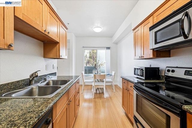 2423 2423 Creekside Ct, Hayward, CA 94542