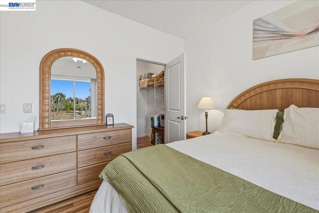 2423 2423 Creekside Ct, Hayward, CA 94542