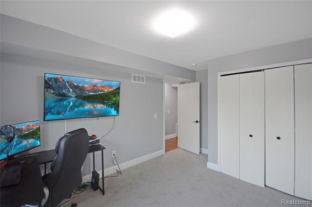 34900 Mercer, Fraser, MI 48026