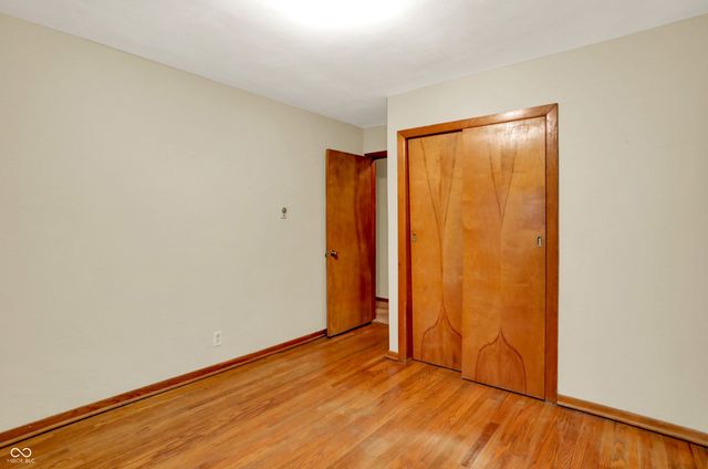 7107 E Pleasant Run Parkway South Drive, Indianapolis, IN 46219