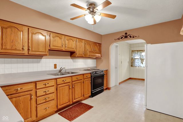 7107 E Pleasant Run Parkway South Drive, Indianapolis, IN 46219