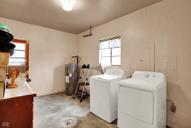 7107 E Pleasant Run Parkway South Drive, Indianapolis, IN 46219