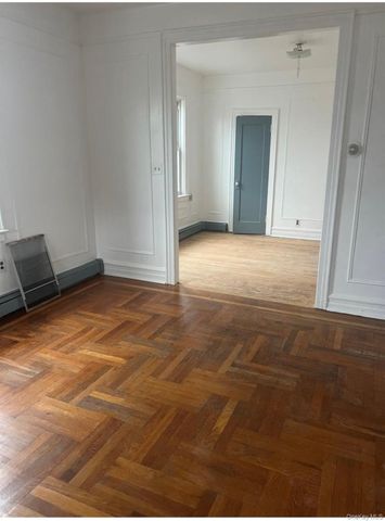 854 E 229th Street, Bronx, NY 10466