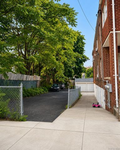 854 E 229th Street, Bronx, NY 10466