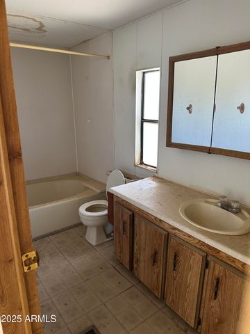 410 W 3RD Avenue W, Casa Grande, AZ 85122