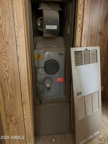 410 W 3RD Avenue W, Casa Grande, AZ 85122