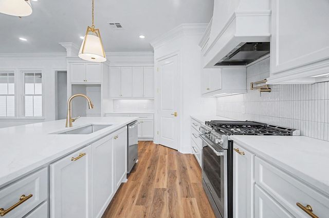 108 Hazelwood Dr, Thibodaux, LA 70301