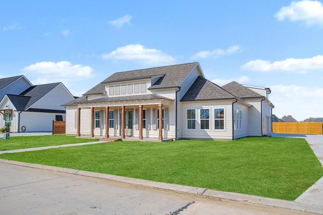 108 Hazelwood Dr, Thibodaux, LA 70301