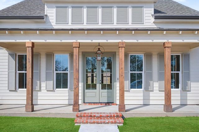 108 Hazelwood Dr, Thibodaux, LA 70301