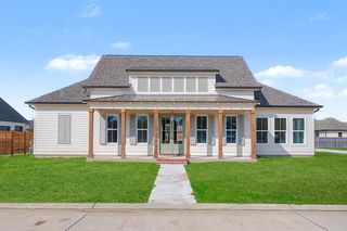 108 Hazelwood Dr, Thibodaux, LA 70301