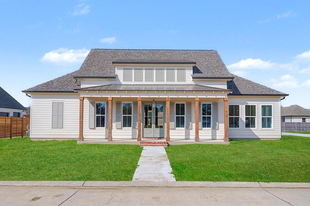 108 Hazelwood Dr, Thibodaux, LA 70301