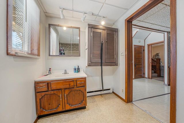 N5530 STATE ROAD 76, Shiocton, WI 54170