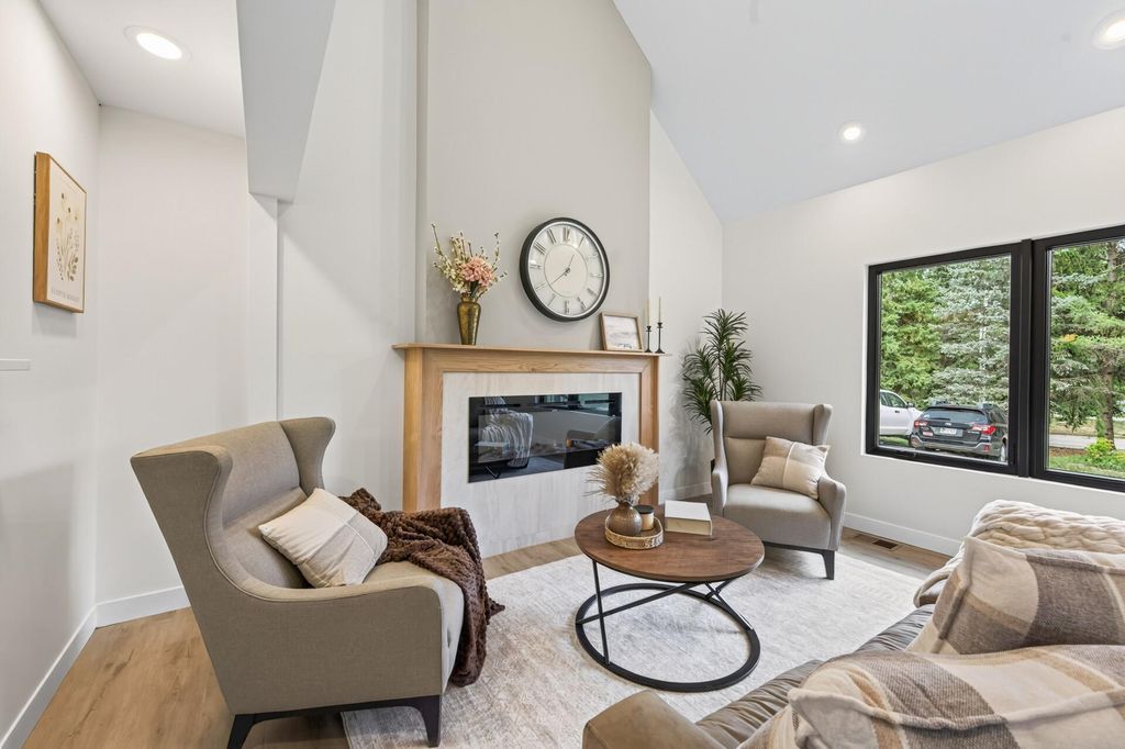 364 County Road C W, Roseville, MN 55113 — photo 5
