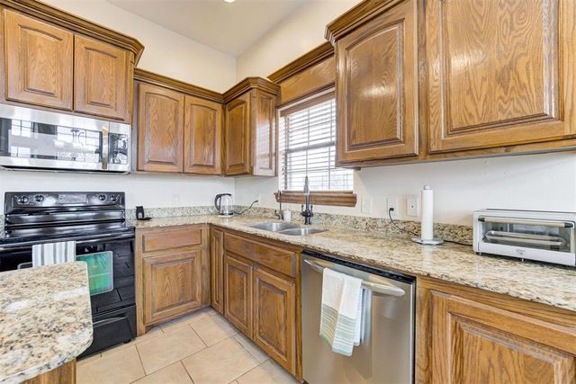 1942 County Road 1212, Tuttle, OK 73089