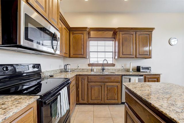 1942 County Road 1212, Tuttle, OK 73089