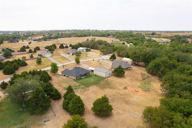 1942 County Road 1212, Tuttle, OK 73089