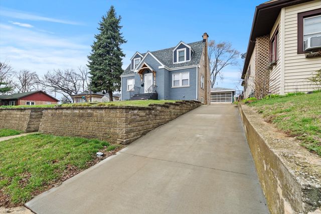 2718 W 96th Place, Evergreen Park, IL 60805