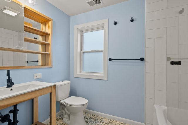 2718 W 96th Place, Evergreen Park, IL 60805