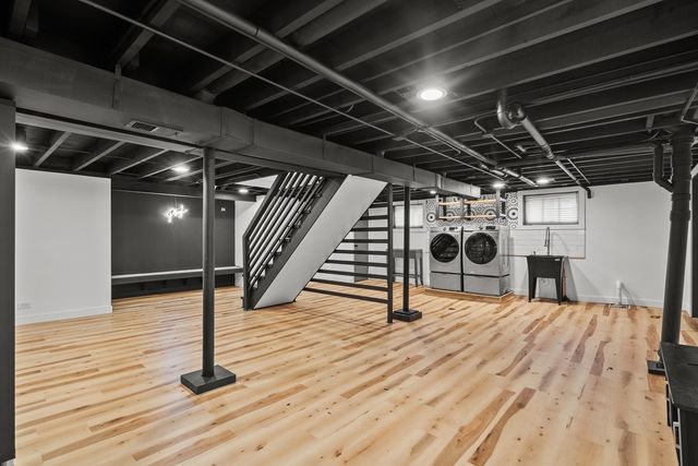 2718 W 96th Place, Evergreen Park, IL 60805