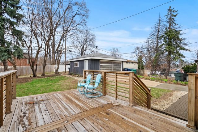 2718 W 96th Place, Evergreen Park, IL 60805