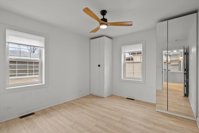 2718 W 96th Place, Evergreen Park, IL 60805