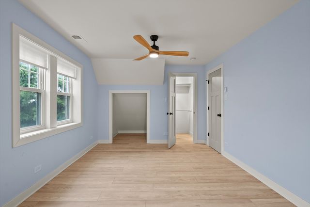 2718 W 96th Place, Evergreen Park, IL 60805