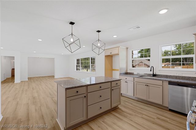 2020 Country Club Drive, Fort Smith, AR 72901