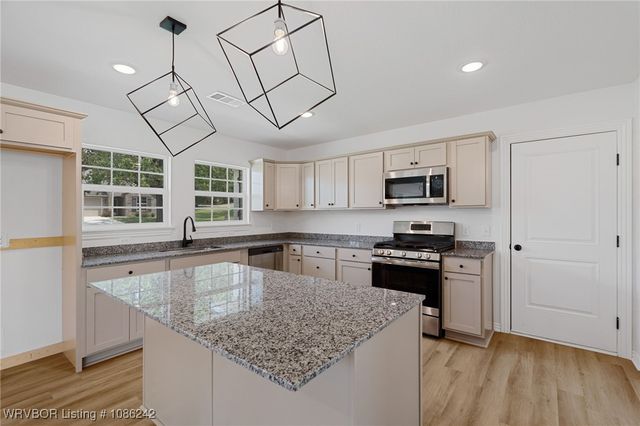 2020 Country Club Drive, Fort Smith, AR 72901