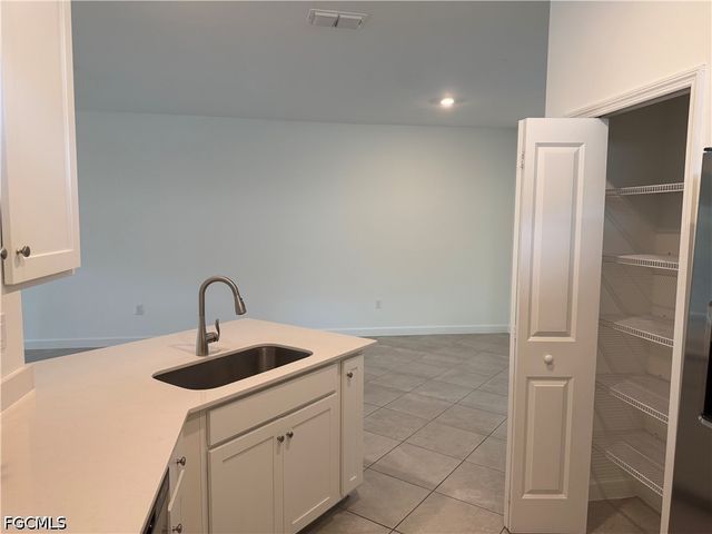 9093 Leatherwood LOOP, Lehigh Acres, FL 33936