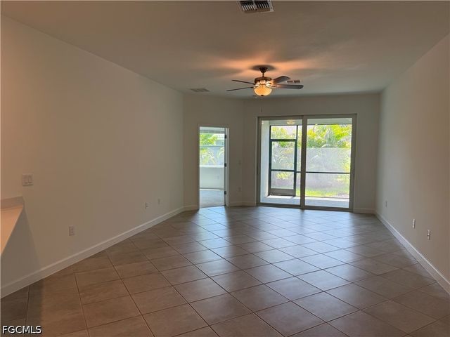 9093 Leatherwood LOOP, Lehigh Acres, FL 33936