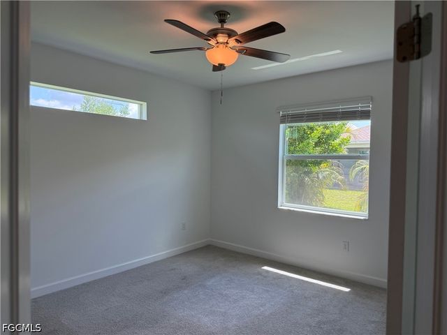 9093 Leatherwood LOOP, Lehigh Acres, FL 33936