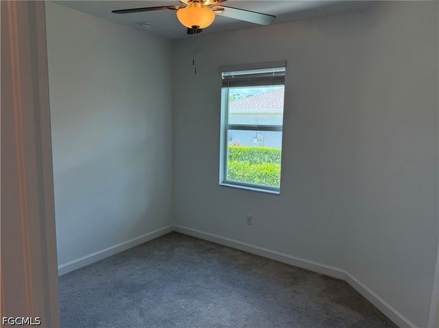 9093 Leatherwood LOOP, Lehigh Acres, FL 33936