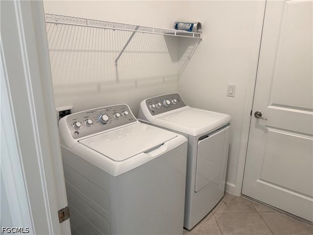 9093 Leatherwood LOOP, Lehigh Acres, FL 33936