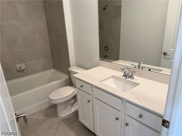 9093 Leatherwood LOOP, Lehigh Acres, FL 33936