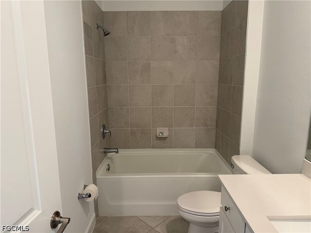 9093 Leatherwood LOOP, Lehigh Acres, FL 33936