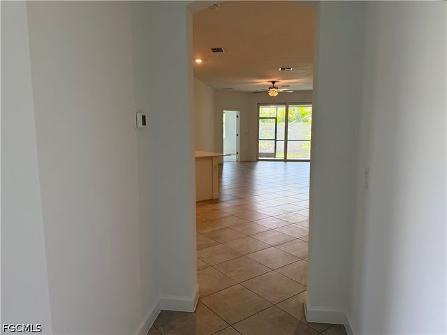 9093 Leatherwood LOOP, Lehigh Acres, FL 33936