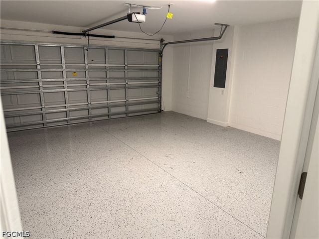 9093 Leatherwood LOOP, Lehigh Acres, FL 33936