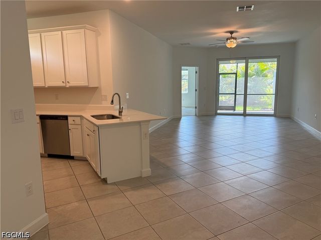 9093 Leatherwood LOOP, Lehigh Acres, FL 33936