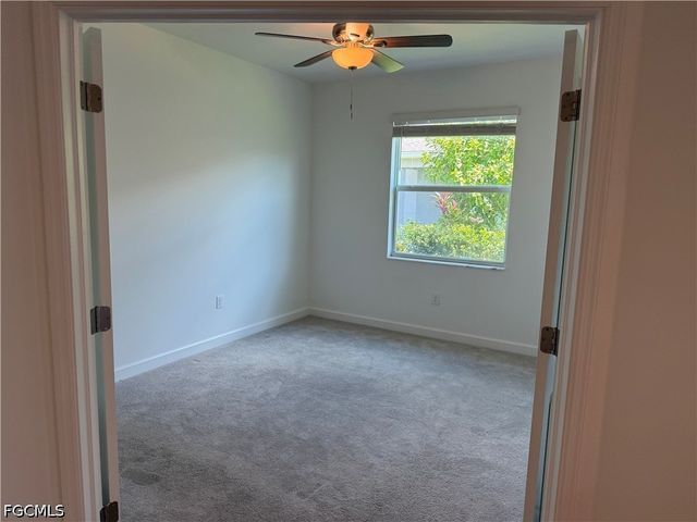 9093 Leatherwood LOOP, Lehigh Acres, FL 33936