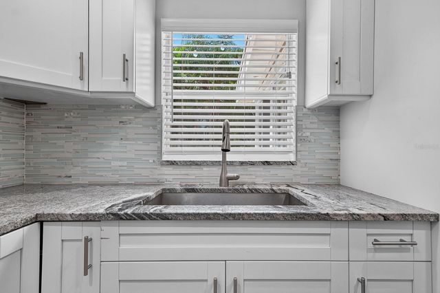 4014 W LAND AVENUE, Tampa, FL 33616