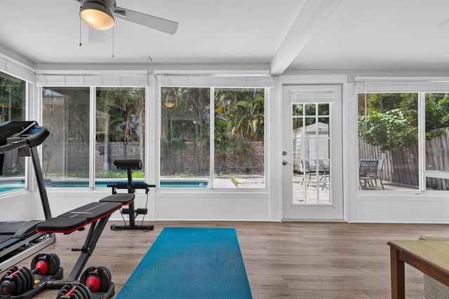 4014 W LAND AVENUE, Tampa, FL 33616