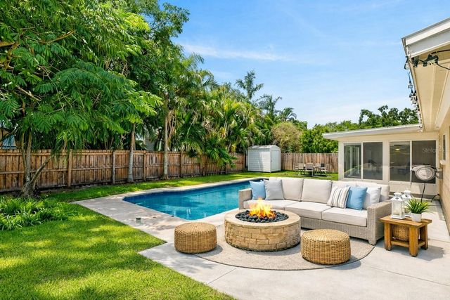 4014 W LAND AVENUE, Tampa, FL 33616