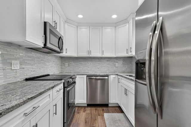 4014 W LAND AVENUE, Tampa, FL 33616