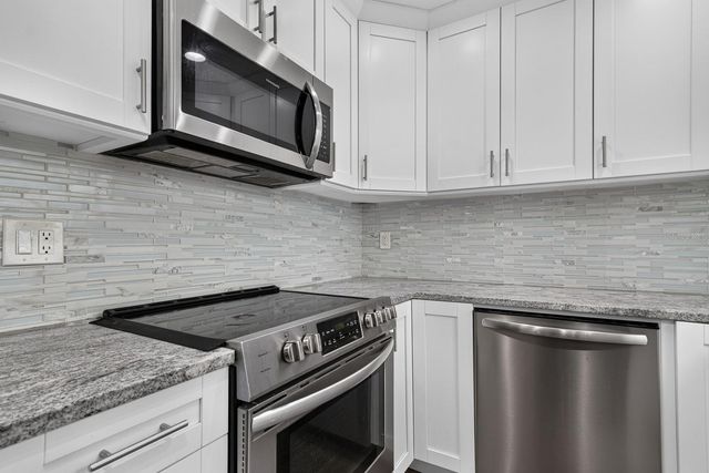4014 W LAND AVENUE, Tampa, FL 33616