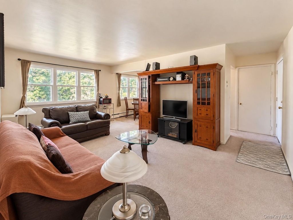 50 Cromwell Terrace 6, New Windsor, NY 12553 — exterior