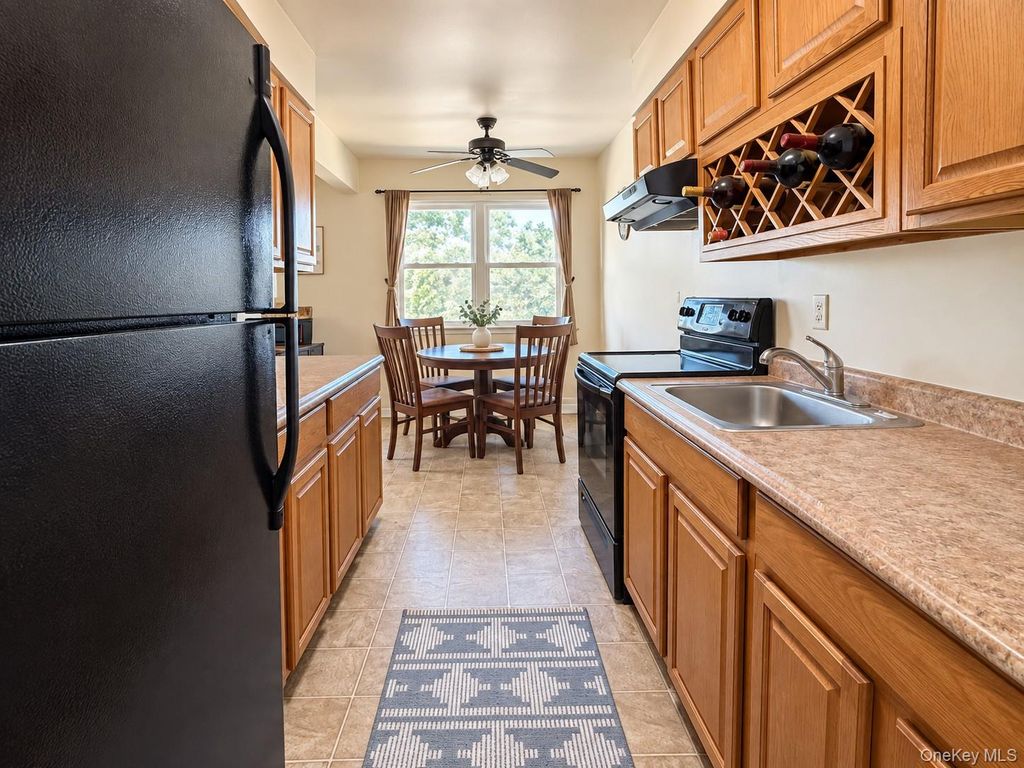 50 Cromwell Terrace 6, New Windsor, NY 12553 — photo 3