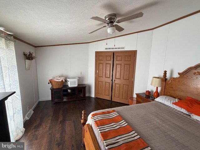 121 COQUINA SANDS DR, Waynesboro, PA 17268