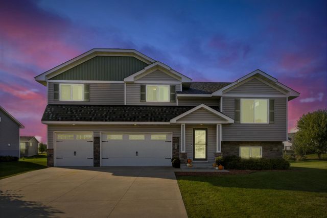 921 Cedar Avenue N, Maple Lake, MN 55358